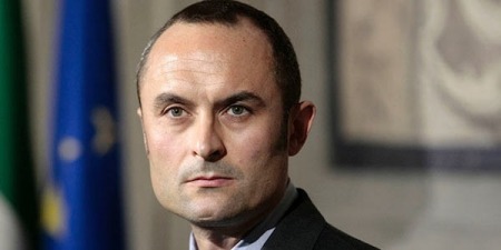 Il ministro enrico costa
