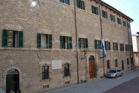 A palazzo begni l'incontro tra bianchi e lonfernini