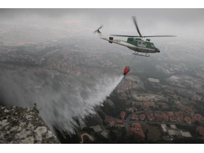 San Marino. Antincendio boschivo: spettacolare esercitazione della Protezione Civile San Marino. Antincendio boschivo: spettacolare esercitazione della Protezione Civile