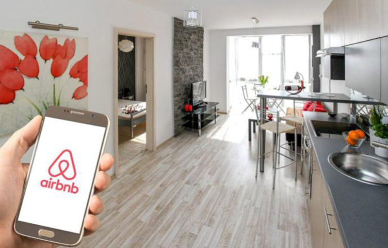 Il Comune di Rimini vuole frenare gli affitti brevi Airbnb