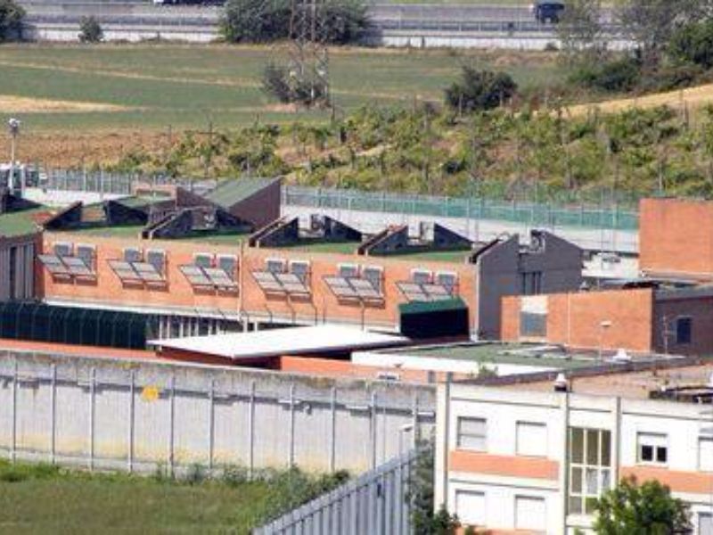 Aggressione nel carcere di Rimini, agente ferito da un detenuto