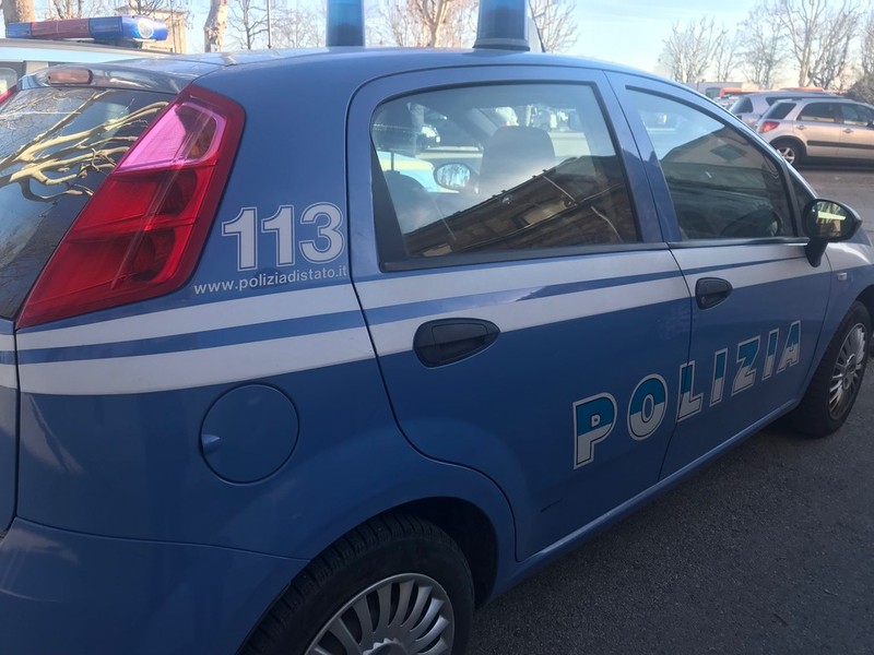 Rimini. Spaccano il finestrino dell’auto per rubare: visti e arrestati