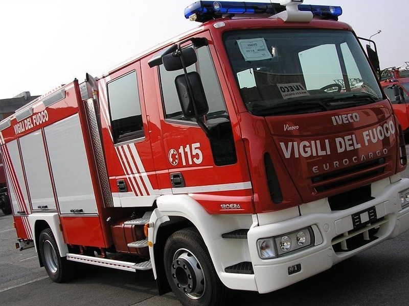 Rimini. Auto in fiamme sull’A14