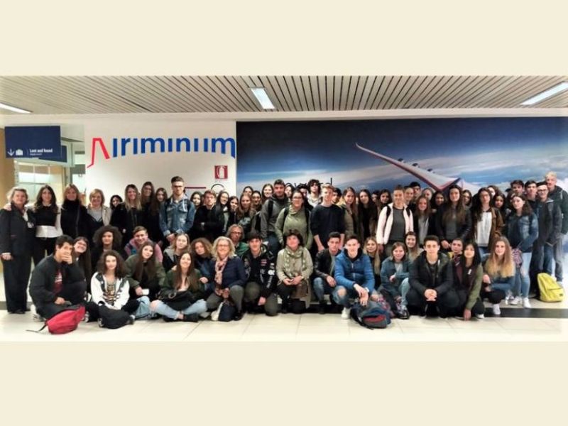 Rimini. Gli studenti del ‘Pasini’ di Schio in visita all’Aeroporto Fellini