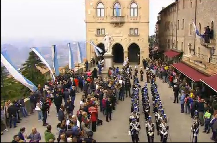 San Marino. Asset Banca: protesta dei correntisti durante la cerimonia  reggenziale