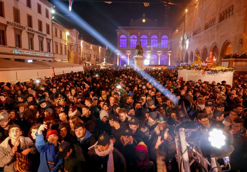 Rimini. Pienone di turisti in tutta serenità