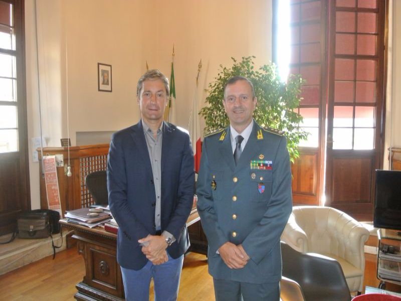 Rimini. Il sindaco Gnassi dà il benvenuto al nuovo comandante del Reparto Aeronavale della Finanza