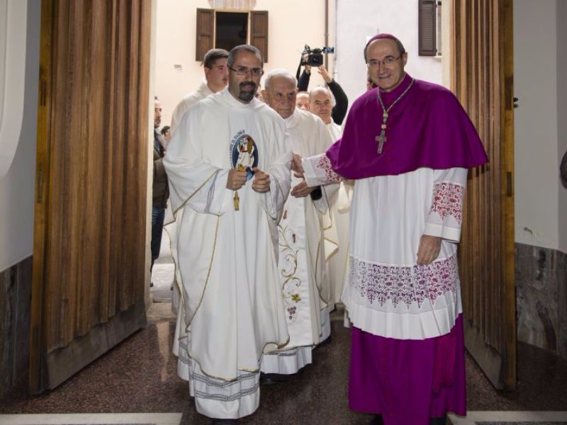 San Marino. Don Simone Tintoni è il nuovo parrocco di Serravalle
