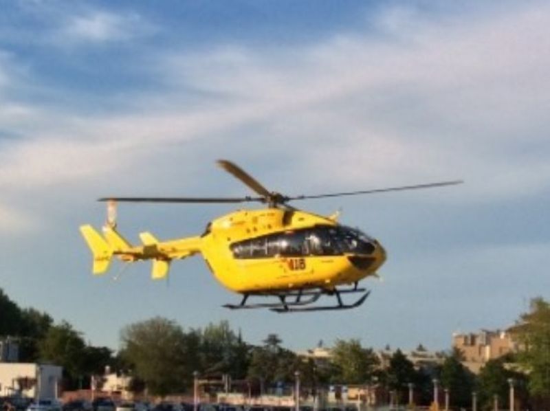 Scontro tra auto e scooter a Riccione, papà e figlia 11enne portati in elicottero all’ospedale “Bufalini” di Cesena