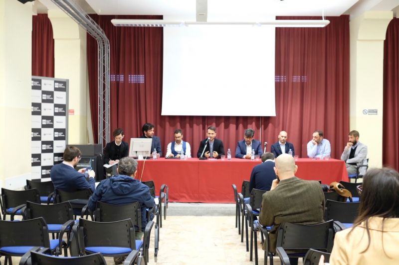 Presentato “Hack the School”, il primo evento hackathon per gli studenti di Rimini