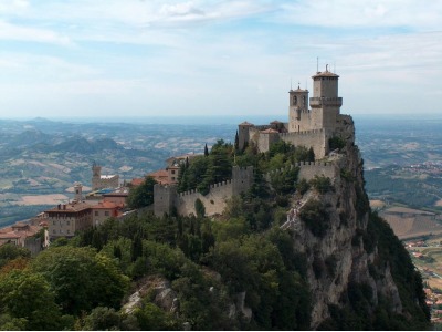 San Marino Forli’. Riciclaggio e ricettazione sul Titano: tre forlivesi assolti in appello. Corriere Romagna