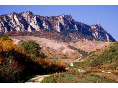 San Marino. Alla scoperta della geologia e della biodiversità della Rupe del Monte Titano