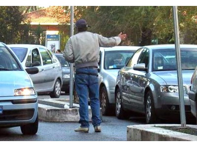 Rimini. Parcheggiatori abusivi: multati di oltre 700 Euro. NQ di Rimini