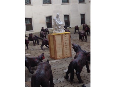 San Marino. Biennale di Venezia: tentato furto di uno dei ‘lupi’ di Liu Ruo Wang