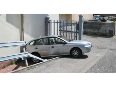 San Marino. Auto in movimento senza autista: incidente sfiorato a Cailungo. La Serenissima