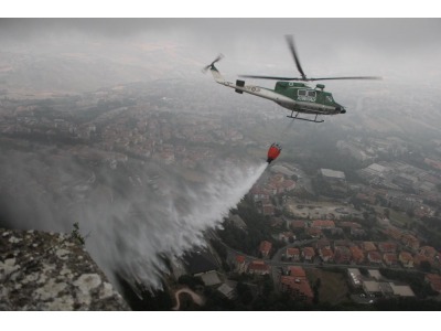 San Marino. Antincendio boschivo: spettacolare esercitazione della Protezione Civile