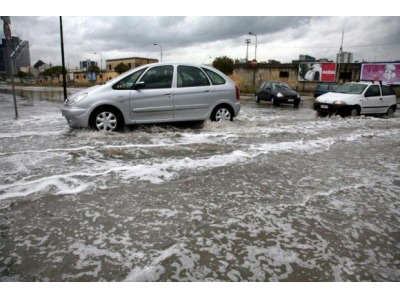 NQNews di Rimini. Piove a dirotto per 90 minuti: la città di nuovo in crisi, vietata la balneazione