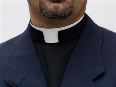 NQNews di Rimini. Sesso e ricatti: sacerdote denuncia macedone, da ieri alla sbarra