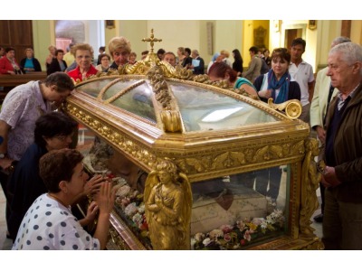 Rimini. Santo Amato Ronconi: il vescovo Lambiasi officia la messa in Cattedrale. La Cronaca NQNews
