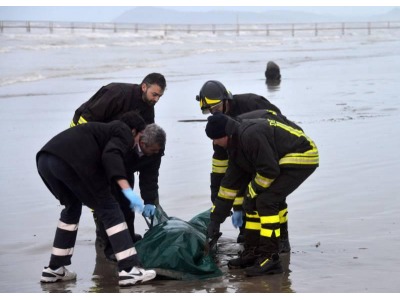 Rimini. Cadavere di un uomo ritrovato sulla spiaggia. Corriere Romagna