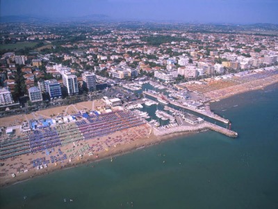Rimini. Sole e caldo fanno impennare il turismo in Riviera: ritornano anche i tedeschi. NQ di Rimini