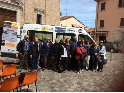 Rimini. 45 imprese solidali per il pulmino attrezzato consegnato alle Acli provinciali di Rimini