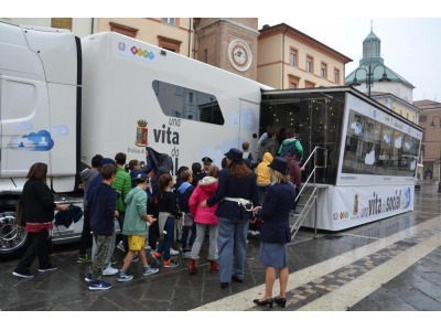 Polizia di Stato. Pericoli della Rete: a Rimini il tour ‘Una vita da social’