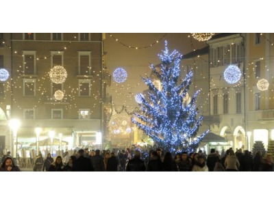Rimini. Luci natalizie in citta’, Zeinta de Borg assicura: ‘Dal 2016 pagano le partite iva’