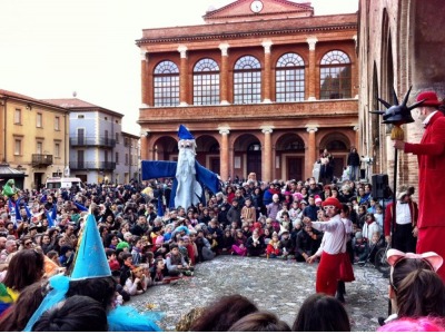 Rimini. Carnevale: oggi e’ martedi’ grasso. Circo, maschere e musica in piazza Cavour e al foyer del teatro Galli