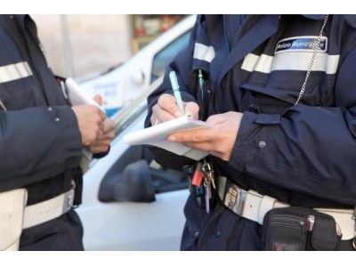 Rimini. Polizia scopre taxi abusivo, intensificati i controlli