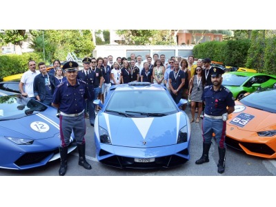 Rimini. Lamborghini e polizia, sfilata di bolidi