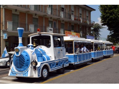 San Marino. Il trenino su ruota: pomo della discordia tra i commercianti di Citta’. L’Informazione di San Marino