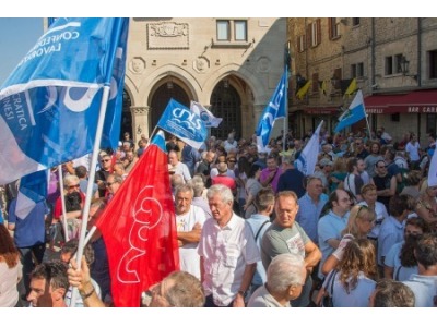 San Marino. Editoriale Alberto Chezzi: ‘Stracci e teatrini’. L’Informazione di San Marino