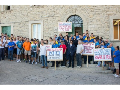 San Marino. Manifestazione  sul Pianello dei lavoratori del gruppo SCM San Marino, adesione pressoché totale