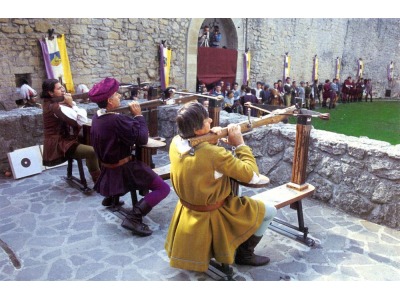 San Marino. ‘Uniti nell’amicizia’: gara di tiro con la balestra antica tra i tiratori di Arbe e di San Marino