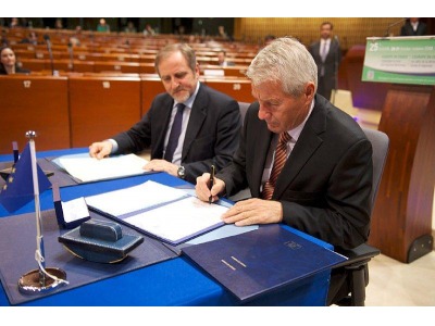 San Marino,  Venturini (Interni) a Strasburgo deposita lo strumento di ratifica della Carta europea autonomie locali