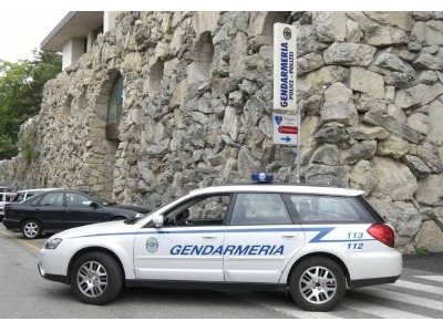 San Marino. Auto sospetta inseguita dai gendarmi: malviventi fuggono a piedi oltre il confine di Ventoso. L’Informazione di San Marino