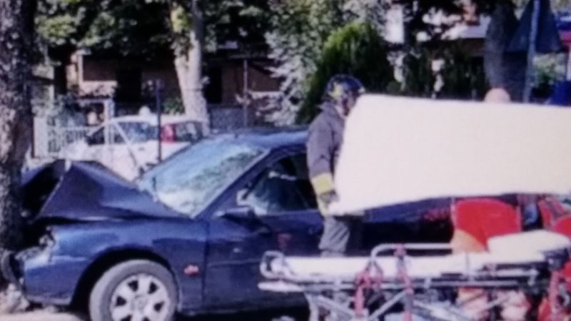 RIMINI. Auto contro un albero: incidente mortale sulla Marecchiese