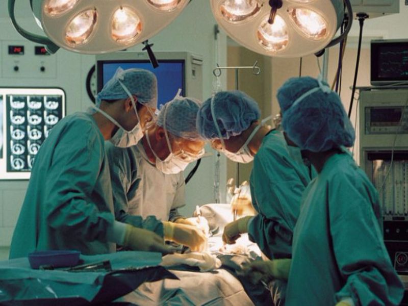A Riccione delicato intervento chirurgico per salvare la vista a neonata