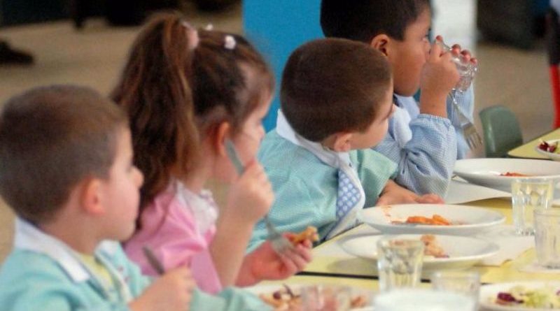 Rimini. Intossicazione a scuola: bambini e insegnanti mangiano pomodori e si sentono male