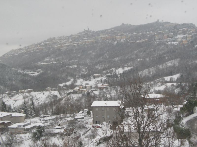 San Marino. Meteo: il maltempo entra nel vivo, neve in atto fin sotto i 500 m a San Marino