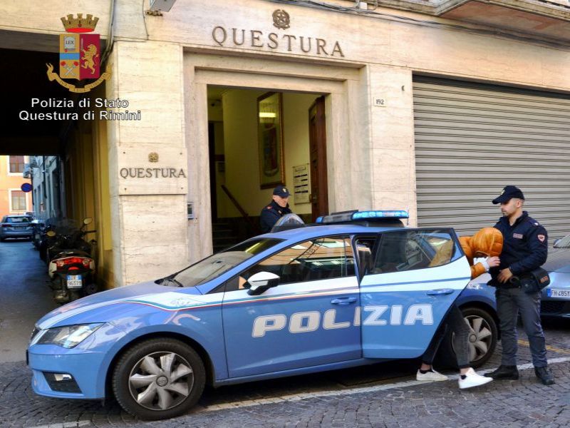 Rimini. Rubano merce per quasi 900 euro: arrestate due giovani
