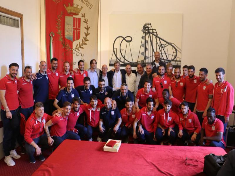 Dirigenza, staff e giocatori della Rimini calcio ricevuti in Comune
