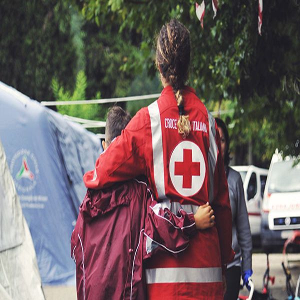 Rimini.  Volontaria della Croce Rossa molestata da un profugo