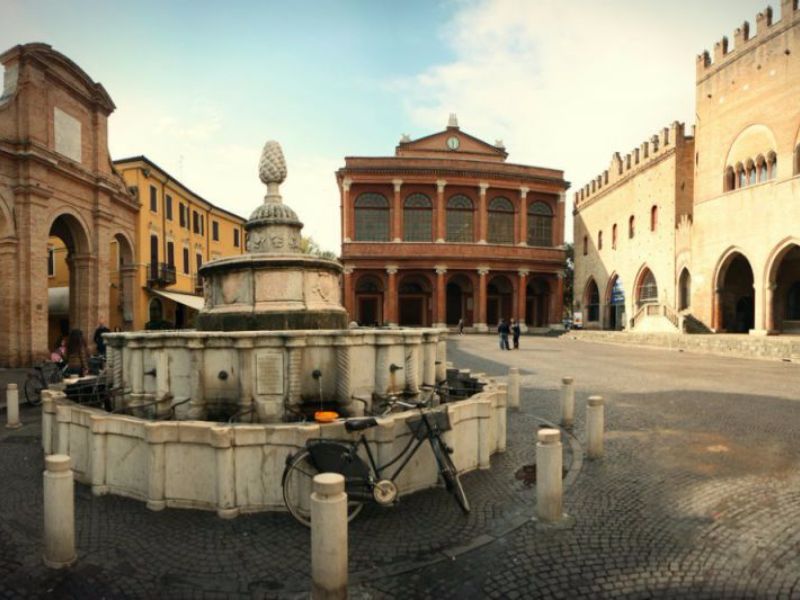 Rimini. «Il ministero fermi il museo Fellini in piazza»