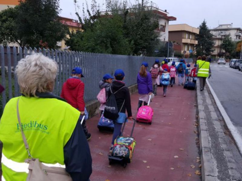 Rimini. Asili, i precari chiamano Renzi