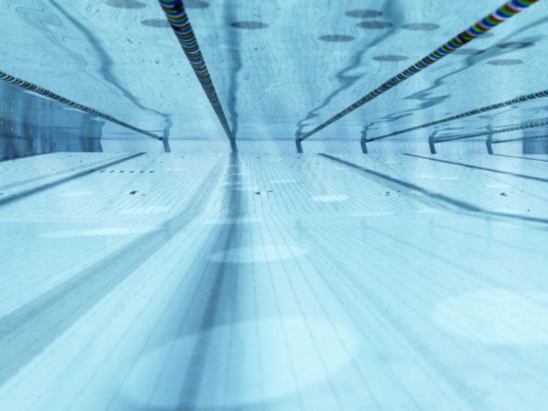 Rimini. Capelli impigliati nel bocchettone, una 12enne rischia di annegare in piscina