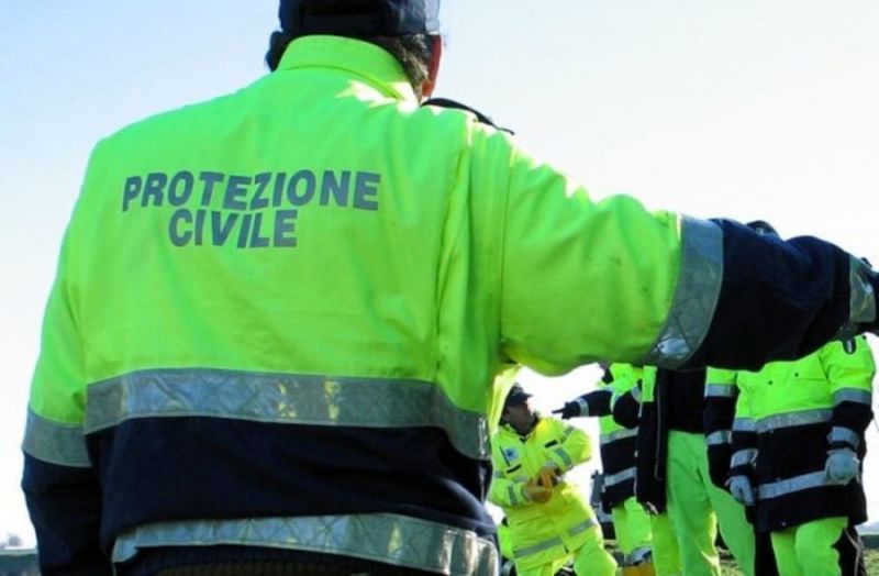 Rimini, bufera sul dirigente della Protezione civile: “Tutti in divisa al sabato balilla”