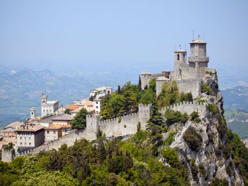 San Marino. Il terzo volume della Storia Illustrata