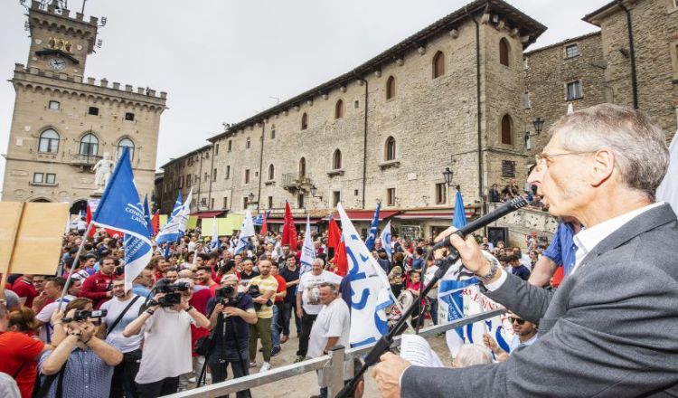 San Marino. Pianello stracolmo per lo sciopero, raffica di critiche su governo e Bcsm